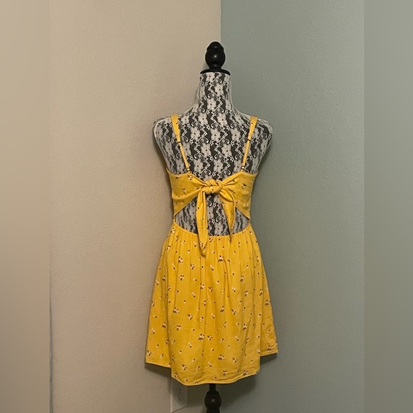 Hollister, size small, yellow sundress - Picture 2 of 5